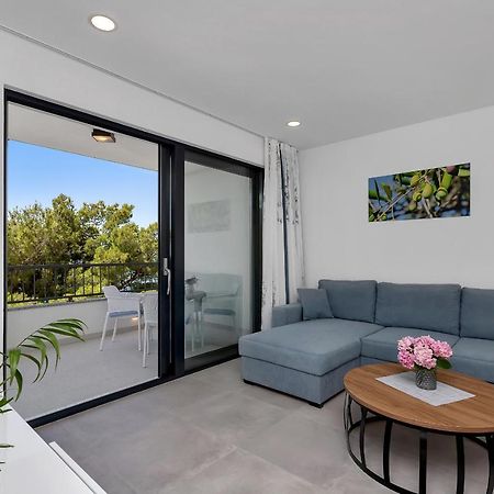 Central Beach Apartments Tucepi Ngoại thất bức ảnh