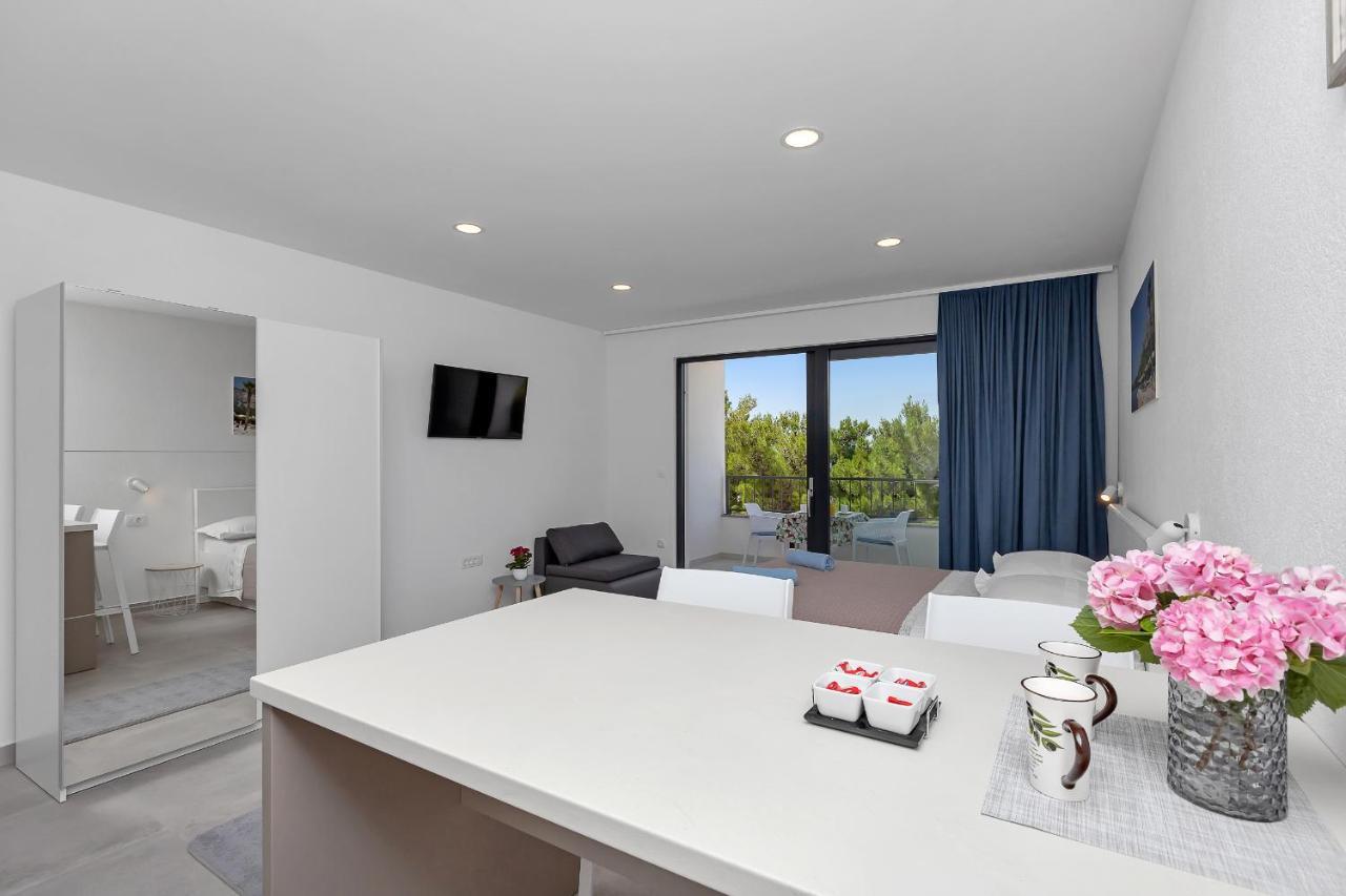 Central Beach Apartments Tucepi Ngoại thất bức ảnh