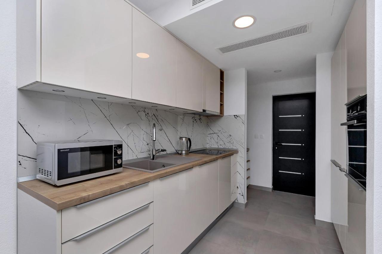 Central Beach Apartments Tucepi Ngoại thất bức ảnh