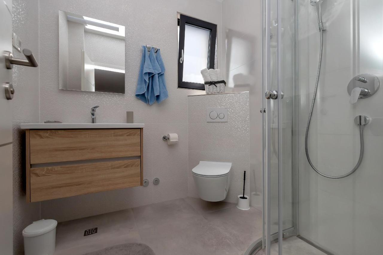 Central Beach Apartments Tucepi Ngoại thất bức ảnh