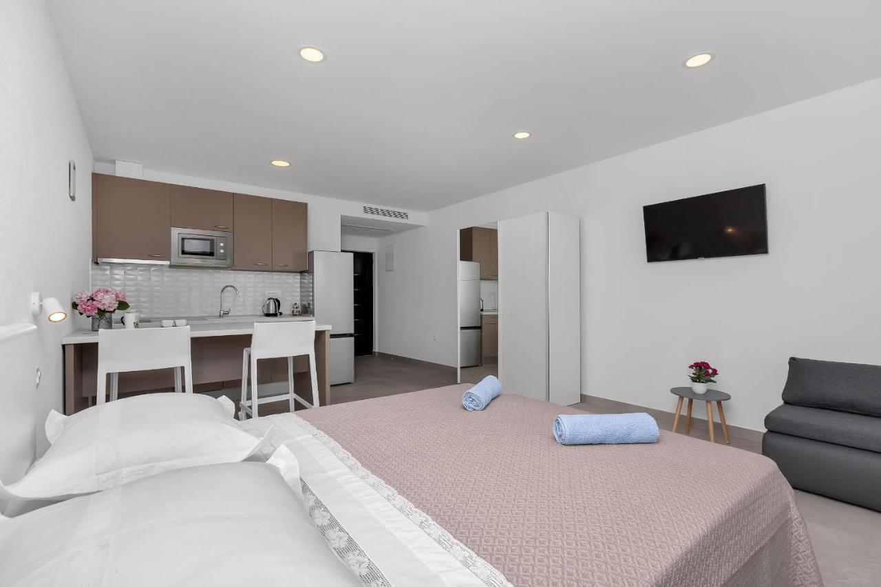 Central Beach Apartments Tucepi Ngoại thất bức ảnh